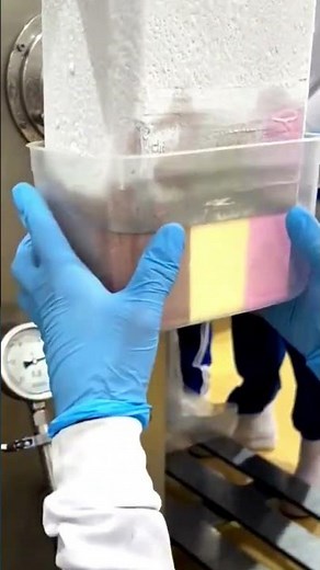 3つ同時に入る!? アイス工場の裏側がすごい