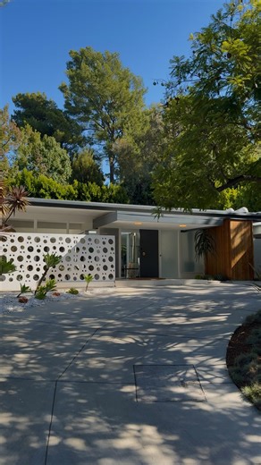 Ed Fickett, FAIA, Architect Mid-Century Modern, 1959 Nestled into the secluded architectural enclave of upper Nichols Canyon—also known as The Colony—this strikingly remodeled mid-century modern home combines the optimism of postwar California with the refinement of contemporary living. Re-envisioned and expanded in 1966 by architect Val Powelson, with a down-to-the-studs renovation in the new millennium, the home retains Fickett’s signature and many original details, side by side with new finis