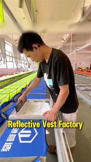 OEM/ODM Reflective Clothing for Safety and Transportation