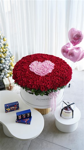 1.3K reactions · 209 shares | Romance, written without words ❤️ Luxury red roses delivered across the UAE. #flowersae #dubaiflowers #dubaistyle #redroses | Flowers.ae | Facebook