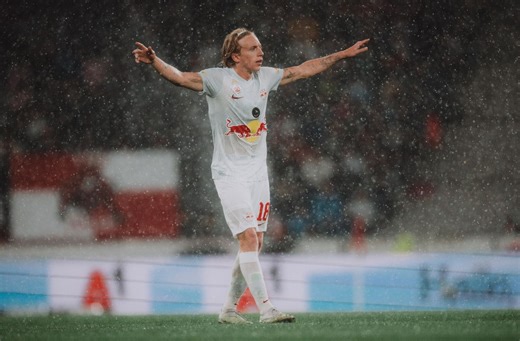 Mads Bidstrup jubler over første seniormål