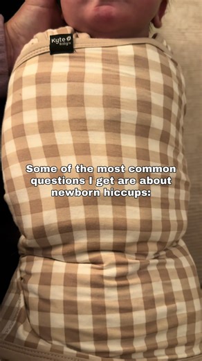 🤎These are some of the most common questions parents ask me about newborn hiccups: • Are they normal? • Are hiccups hurting my baby? • Should I stop the feeding? 🤎Hiccups in newborns are rarely a problem. 🤎They happen because your baby’s diaphragm and nervous system are still maturing. 🤎Feeding, swallowing air, or small changes in temperature can trigger them. 🤎If your baby is otherwise content and feeding well then hiccups are just a part of newborn development. 🤎Save this for reassurance