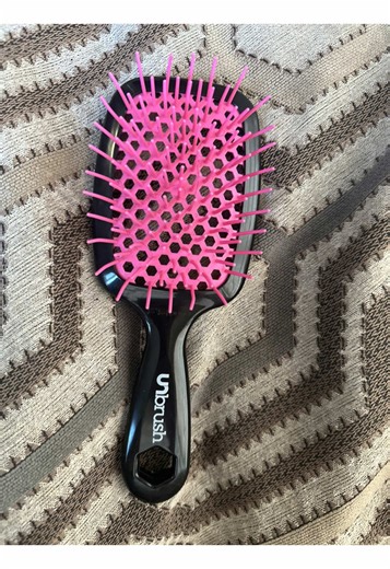 Good Detangler Brush Review for Tangle-free Hair