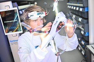 59 reactions · 9 comments |  E-Mobilität live erleben: ID.R vs. Drohne – wer gewinnt?  In wenigen Tagen trifft New Mobility auf unsere Autofabrik in Hannover. Mit dabei: Unser ID. BUZZ Cargo.   Seid gespannt! #VWID #challengeacceptID #IDR #Dronerace #IDBUZZ #IDfamily #emobility #WeTransportSuccess | Volkswagen Nutzfahrzeuge | Facebook