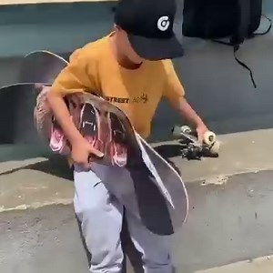 1.2M views · 2.1K shares | Here's 8-year old Zion Furegato holding it down for the Grizzly Gang in Brazil. Keep it up Zion!   #GRIZZLYGANG  (filmed by Bruno Henrique) | Grizzly Griptape | Facebook
