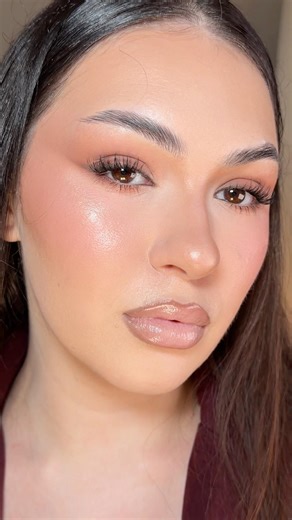 This is the most perfect milky pink lipgloss everrrr #makeup #lipstick #lipcombo #lipgloss #london