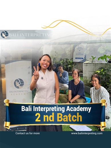 Suasana penuh semangat dalam sesi pelatihan interpreting Batch 2 di Bali Interpreting Academy ✨ Di sini, para peserta tidak hanya belajar teknik penjurubahasaan, tetapi juga membangun kepercayaan diri untuk menjadi interpreter profesional. Terima kasih untuk semua peserta dan trainer yang sudah berbagi energi, pengetahuan dan pengalaman kali ini. Sampai jumpa di batch berikutnya! Bali Interpreting - Changing the world one word at a time Professional Language Services 🌐 www.baliinterpreting.com 