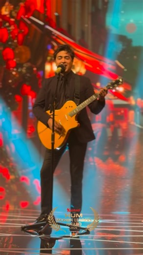 humtvpakistan on Instagram: "An unforgettable musical moment ✨ Shahzad Roy performs, adding soul, sound, and meaning to the evening 🎶 Kashmir HUM Women Leaders Award 2026 Associated by The Bank of Punjab #HWLA26 #KashmirHWLA26 #HUMWomenLeadersAward #TheBankOfPunjab"