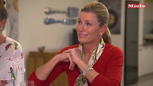 Warming drawers can be used for much more than simply warming crockery - join Deborah Hutton and Miele Culinary Expert Esther to discover how this versatile appliance can become the 'sous chef' in your home. View Miele's range of warming drawers online here: https://goo.gl/eq1wHT | Miele