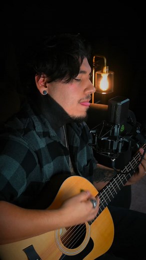 Nickelback - How you Remind Me Acoustic Cover @nickelback This is my short cover of “How You Remind Me” I really hope you all enjoy it. Please make sure to hit that like and follow button for an extended version of this. For original music make sure to check out @saveus.band give us a follow! Gear Used @lewittaudio - LCT 1040 Microphone @empiricallabs - Distressor Compressor @heritage_audio_ - Ha 73 Mic Pre Plug ins @nuroaudio @valhalladsp @soundtoys @fabfilter_plugins #nickelback #nickelbackcov