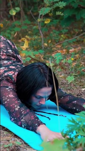 ELEGANT YOGA IN NATURE | EVELINA’S STRETCHING SESSION!