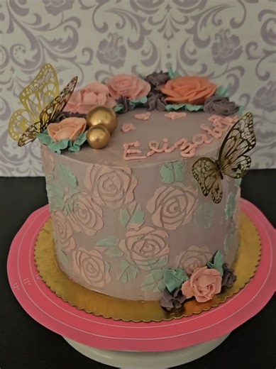 Valentine's Day Cake Ideas with Stencil Templates