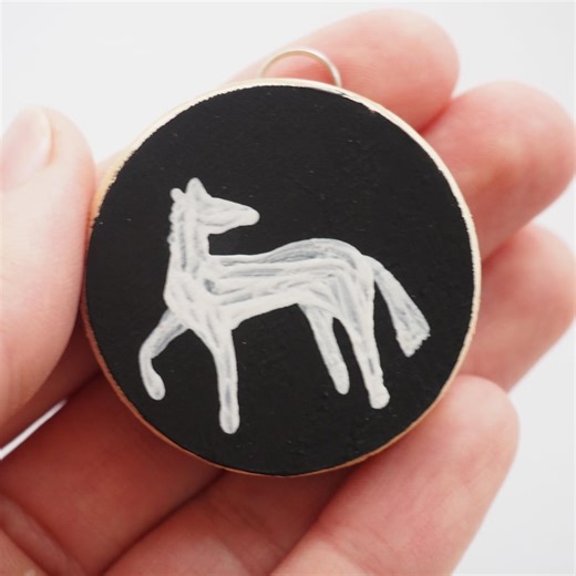 Cheval miniature peinture sur bois - petite oeuvre d'art ronde originale faite à la main - petit cadeau de décoration murale - Etsy France