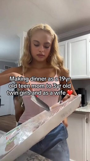 Let me know if this recipe was helpful! Do we like the voiceovers more or my regular vids? ❤️ #fyp #fypシ #fypシ゚viral #fypage #dinner #dinnerideas #dinnertime #dinnerformykids #dinnerformyhusband #teenmom #teenparents #momsoftiktok #chickensliders #foodideas #easydinnerideas #dinnerrecipe #foryou #foryoupageシforyou | TeenFamily