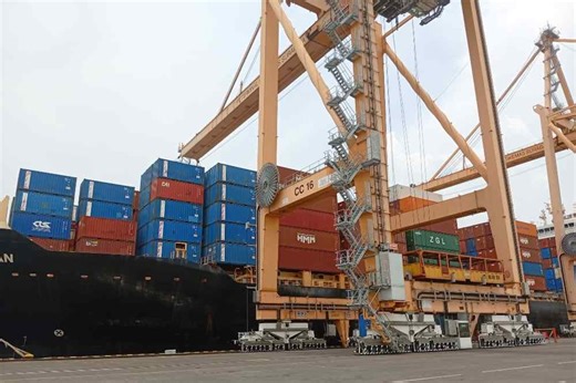 Terima Kontainer Cengkih Radioaktif, Aktivitas Bongkar Muat Petikemas Surabaya Berjalan Normal