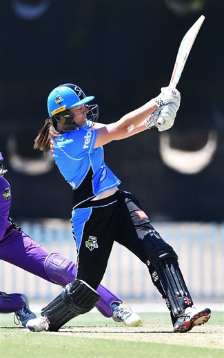 WBBL|04 SUPER OVER THRILLER: Adelaide Strikers defeat Hobart Hurricanes in a thrilling Super Over following a Sophie Devine masterclass, scoring an unbeaten 99* and backing up with three consecutive Super Over boundaries to seal the win at Karen Rolton Oval. #strikersiconicmoments #countdowntowbbl #wbbl10 | Adelaide Strikers