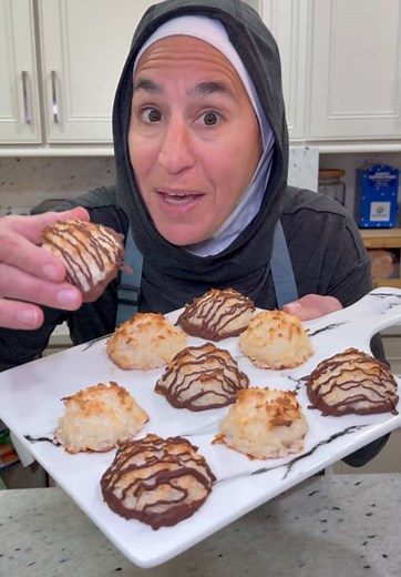 Coconut Macaroons Recipe: Easy Homemade Cookies
