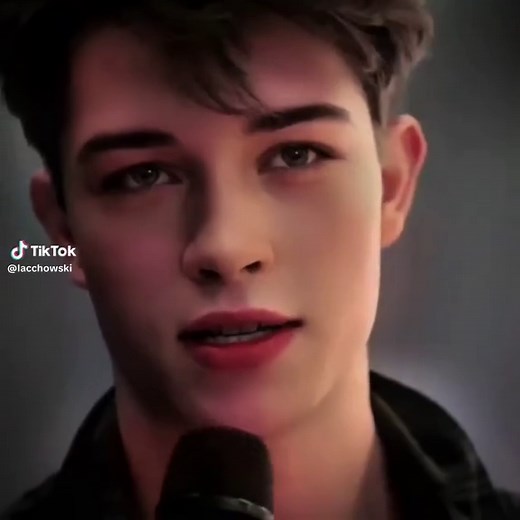 Francisco Lachowski: The Rise of a Fashion Icon