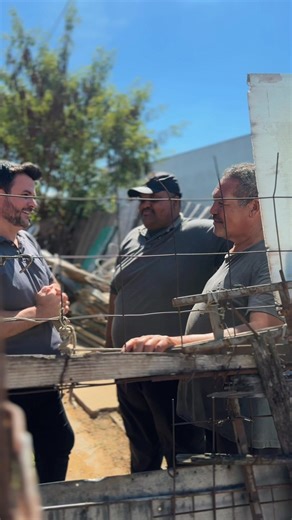 🎬✨ Dia de emoção nos bastidores! O Esquadrão Supercap Paulista saiu às ruas para transformar sonhos em realidade e registrar cada sorriso de quem acredita na sorte. 🍀💚 Cada entrega é única, cada olhar de felicidade nos lembra por que fazemos parte dessa história. E você? Já garantiu o seu título? Quem sabe a próxima visita seja na sua casa! 🏡🎁 #SupercapPaulista #EsquadrãoSupercap #EntregaDePrêmios #VocêPodeSerOPróximo | SuperCap APP