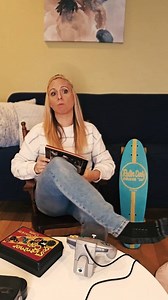 La nostalgie des pogs dans les 90's🤸‍♀️🛹✨️ #90s #nostalgie #pogs #humour #montreal #Nostalgie90s #annees90 #JeuxEnfants #souvenirsdenfance #retro90s | emi.timeless