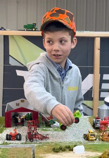 Barn series , Big Bud and Barney what is Jackson up to now ??? ##bigbud #farmtok #minidisplays #makefarmingfun