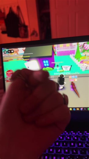 #stitch with @⋆｡‧˚ʚ🍓ɞ˚‧｡⋆ Check the video before this for a tut 💕 lying on the internet builds insecurities for kids I don’t really care that this is just a game. Setting unrealistic expectations for children who see this will make them feel like they aren’t good enough. Do better and just be honest #adoptme #roblox