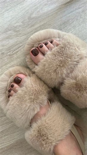 We’ve seen it happen a thousand times. You walk in tired and walk out smiling. Warm soak, a little scrub, a good massage, and a fresh color. That’s the magic of a good Emme pedi. #pedicure #winterpedi | Emme Nails Spa | Facebook
