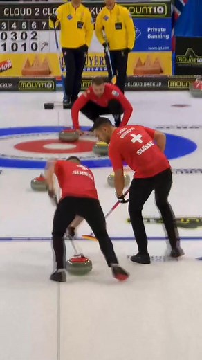 It's all going in Switzerland's 🇨🇭 favour as Benoit Schwarz-van Berkel makes the double and sets up a single steal in End 7, increasing their lead to three points. 🙌 Watch all games live on The Curling Channel! https://curlingchannel.tv #curling #ecc #switzerland | World Curling