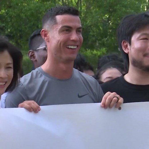 Cristiano Ronaldo greeted by SCREAMING fans as he arrives in Singapore! | ESPN FC
