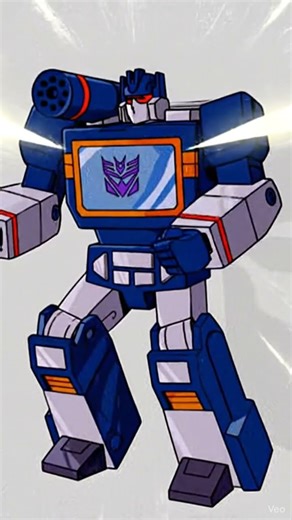 Soundwave Transforms Into Radio G1 Transformer