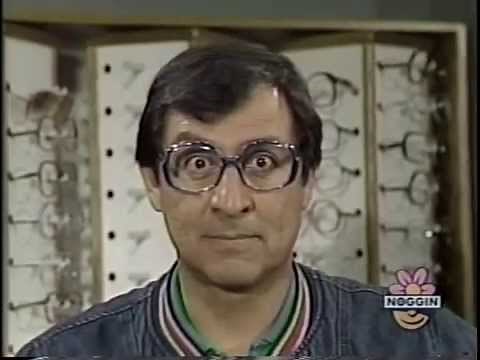 Classic Sesame Street - Luis Needs To Wear Glasses