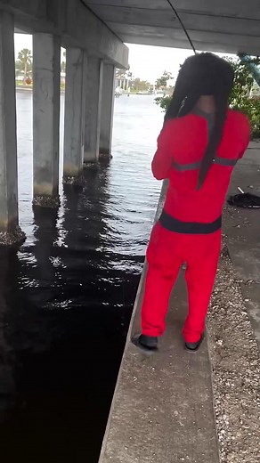 Seen some big sheepsheads swimming around so I had to get active 🎥🔥🎣💯.. #fishingismylife #fishingdaily #bigfish #saltwaterfishing #sheepshead | Hood Fishing