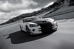 Video: Dodge Viper Seeks Immortality Through Motorsports