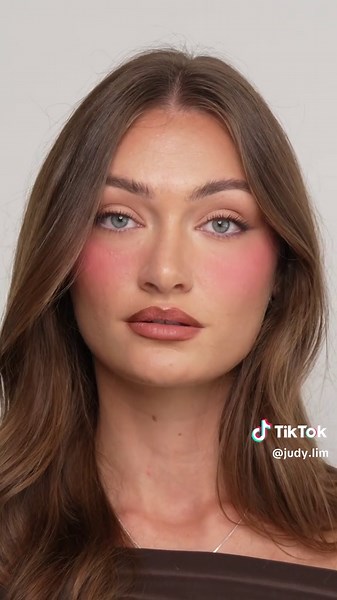 Lip Contour Technique with Charlotte Tilbury Products