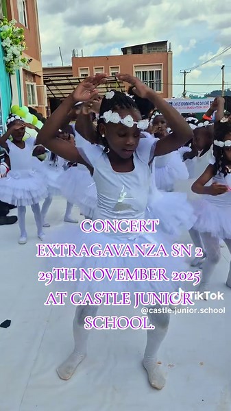 Concert Extragavanza SN2 at Castle Junior School