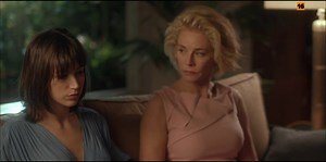 Carlos a Claudia: "Vayámonos lejos de aquí"