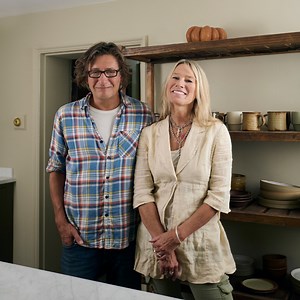 33K views · 543 reactions | Sometimes lighting is all it takes to transform a space. Paul and Helen of Devol Kitchens design and create an atmospheric kitchen in the basement of a Georgian townhouse in east London. Watch #ForTheLoveOfKitchens Saturdays on TV at 12/11c on #MagnoliaNetwork. | Magnolia Network | Facebook