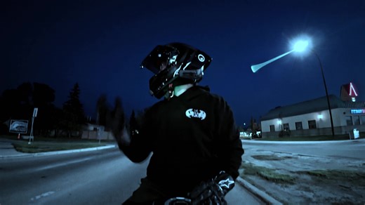 Nocturnal Yamaha R6: A Thrilling Night Ride