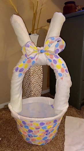 Diy easter bunny basket (under $10) 😍 #fyp #fypシ #easter #easterbasket #easterbasketideas #diy #bunnybasket #extra #extramomsbelike