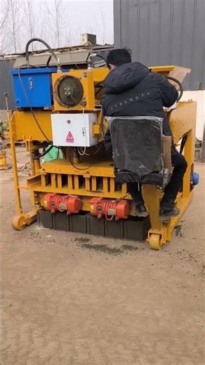 Movable concrete block moulding machine paving block machine hollow block maker with hydraulic press