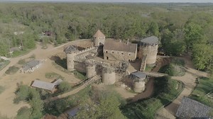 Guédelon : comment construire un château fort - Documentaire (2023) : diffusions TV, streaming, replay