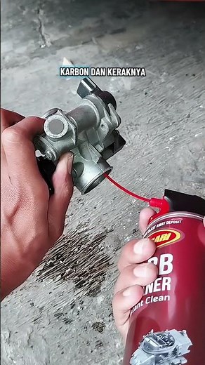 How to clean a carburetor with carb cleaner