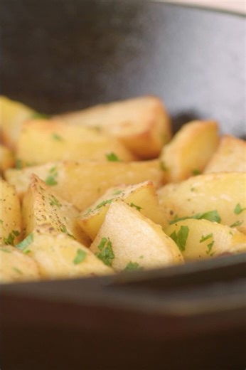 Crispy lamb-fat roast potatoes for the perfect Christmas dinner