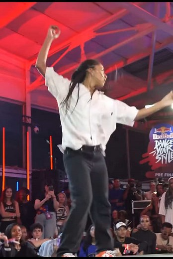 Sara's Captivating Freestyle Dance Performance