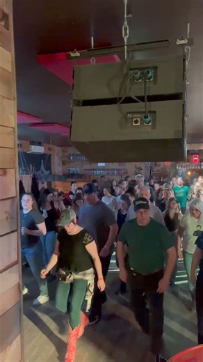 11K views · 50 reactions | COURS DE DANSE DÉBUTANT  sarah-claude t'attend ce soir dès 19h, sur la piste de danse du 848 avenue Taniata! seras-tu des nôtres? aucune inscription requise. 10$ par personne. aucune consommation personnelle permise. | Ballroom Country | Facebook