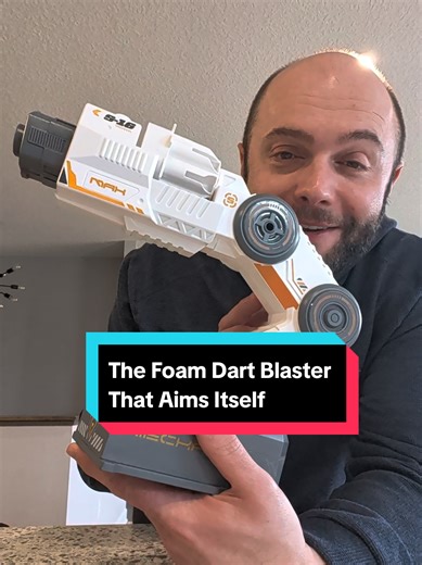 A mechanical arm that tracks, locks on, and fires — this smart foam dart blaster is on a whole different level. Set it up, give it commands, look at your target, or use the remote. Definitely levels up friendly battles. #FoamDartBlaster #SmartToys #ToyTok #CoolGadgets #GadgetTok