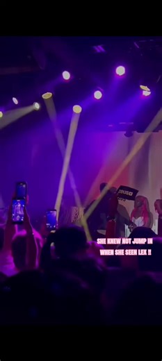 #baddies #fighting #biglex #mariahlynn #scared Djsky's dog knew to stop herself when she seen BIG lex Not the little one !😂😂 ha I js seen this and I was like wait she knew not to 😭😭@Alexis Radcliff @MariahLynn @DJ Sky High Baby ☁️