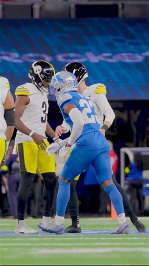 Boz casually nailing a 59-yard field goal