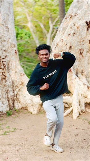 懶_퐄퐬퐰퐚퐫 鹿✨ on Instagram: "#moveit #rapsong Watch full song of move it on #trinadh mantena Youtube channel . @gowtham_kumar66 @trinadhmantena"