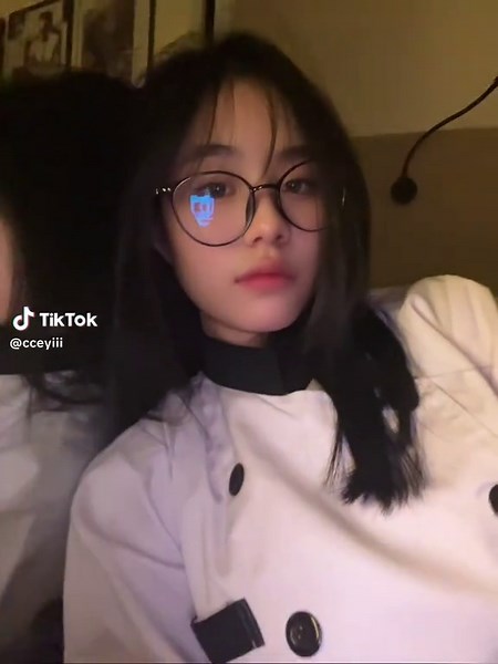 Understanding Chef Gestures and Communication Styles